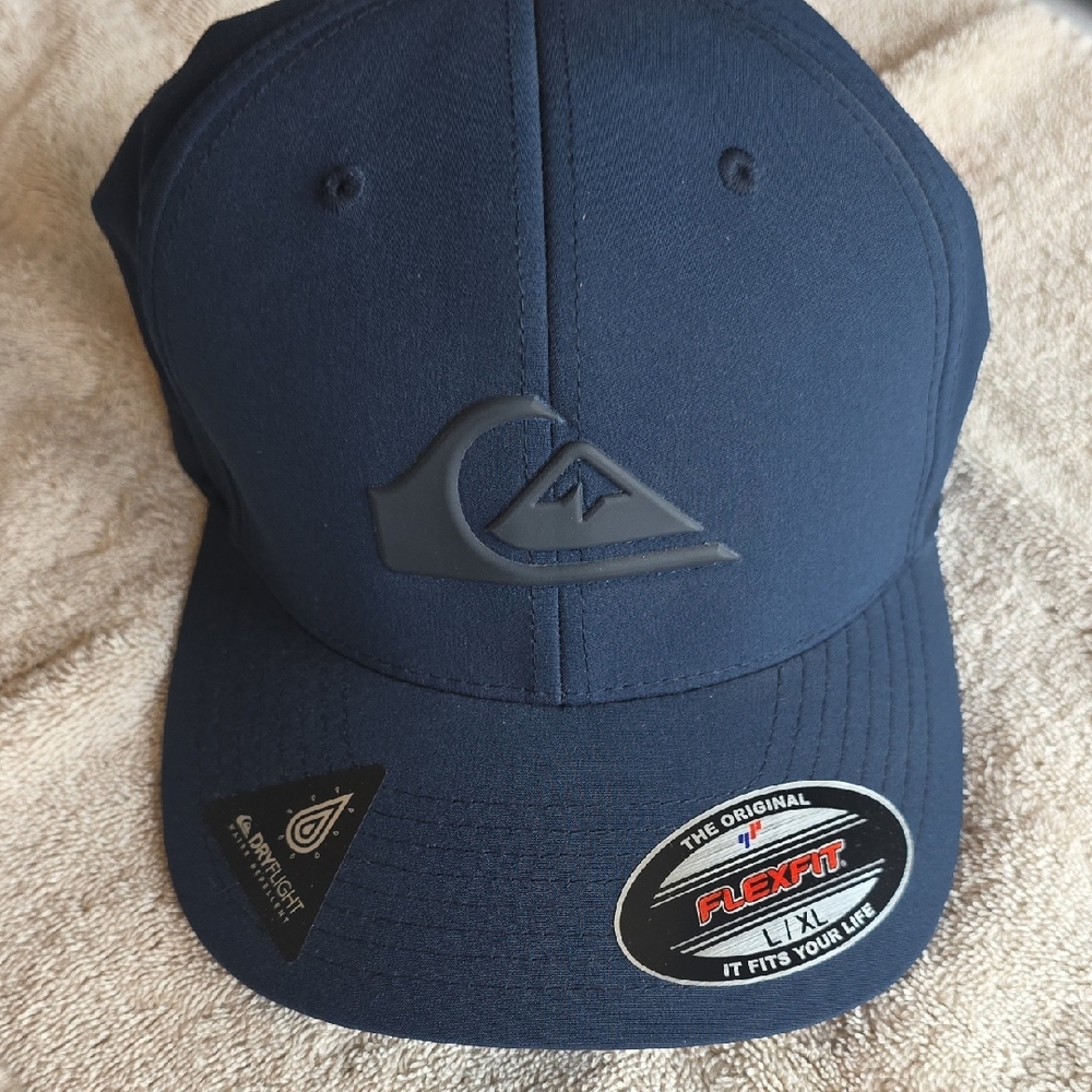 Quiksilver Dark Navy Flexfit Cap Rubber Logo Dryflight Size L/XL